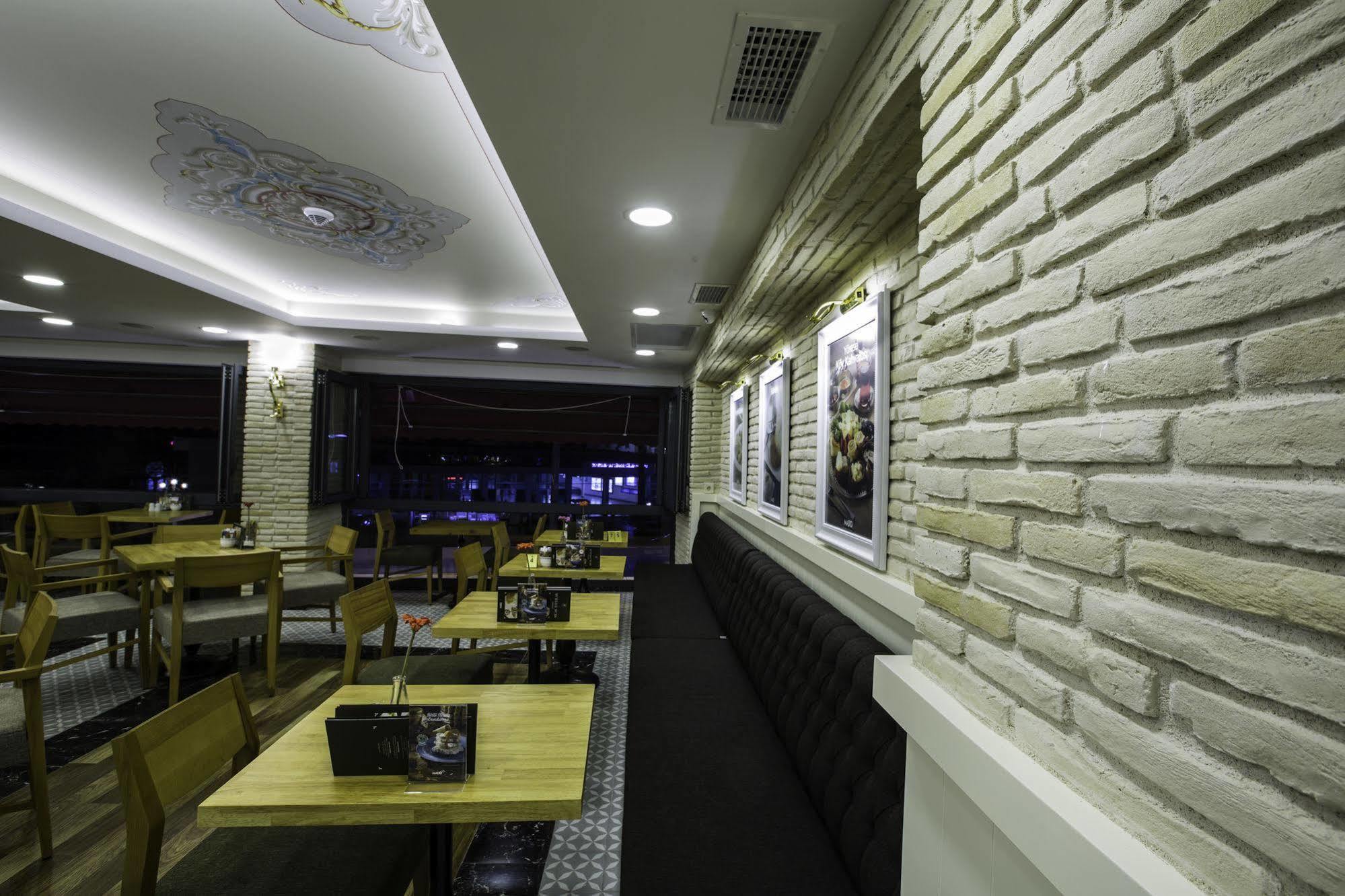 Отель Phosphorion Стамбул Экстерьер фото Interior of a restaurant in Nicosia, Cyprus