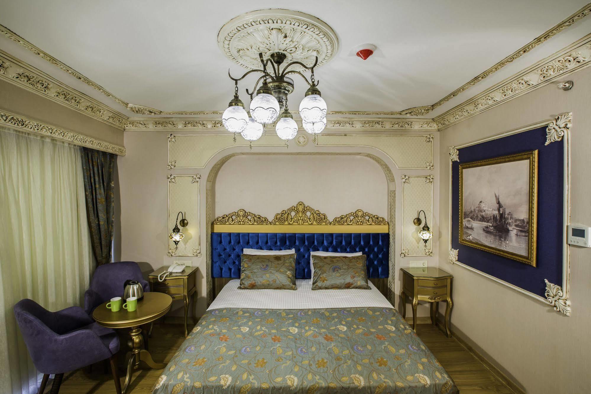 Отель Phosphorion Стамбул Экстерьер фото A room at the hotel
